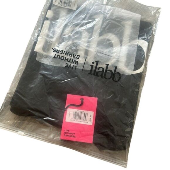 Ilabb Capsize Logo T-Shirt Short Sleeve Women's Black Size Medium NWT - Picture 5 of 6